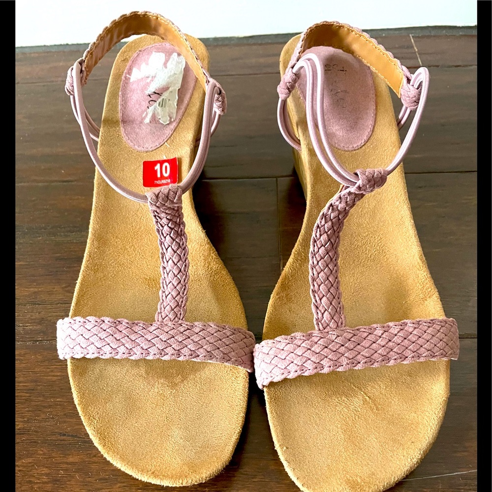 Style & co Pink causal wedges size 10